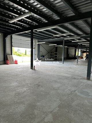  Immeuble � vendre 730 m�