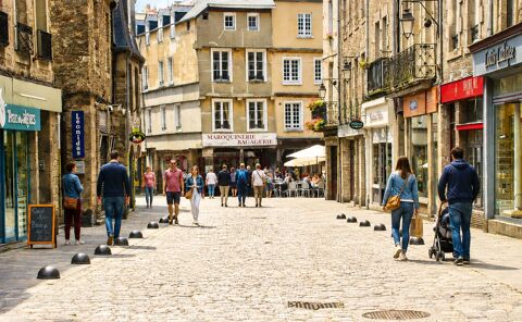 Droit au Bail , Local commercial centre Historique de Dinan 81300 22100 Dinan