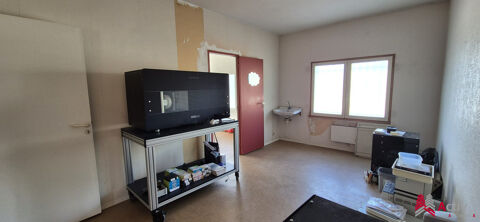   Local 60 m2 en zone d'activité 