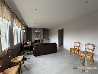  Appartement à louer 4 pièces 121 m²
