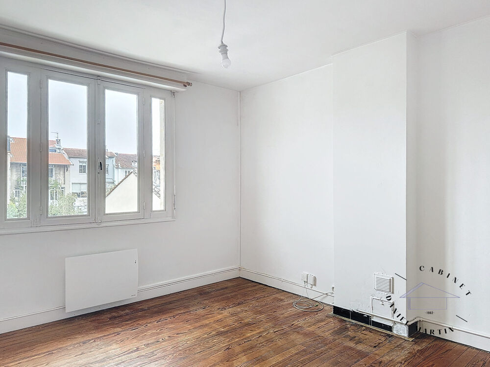 A VENDRE SUR BORDEAUX - IMMEUBLE EN PIERRE AVEC JARDIN