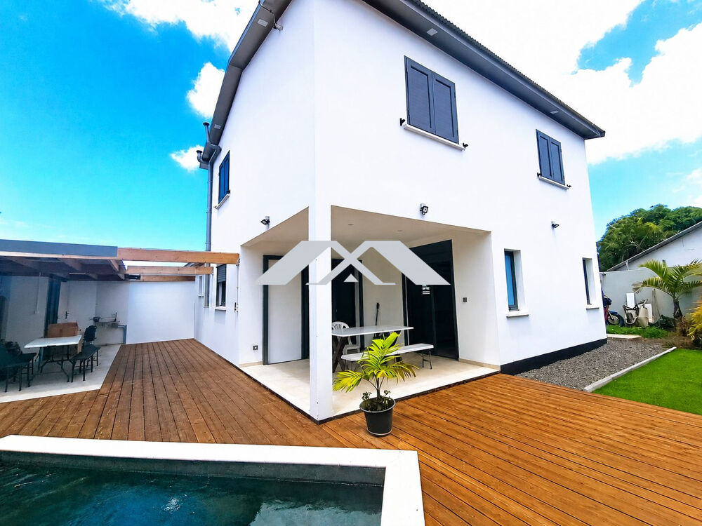 Vente Maison Villa F5 + piscine à La Rivière Saint-Louis Saint-louis