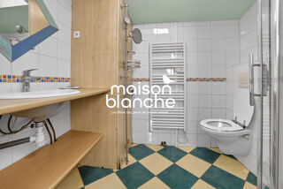  Immeuble � vendre 127 m�