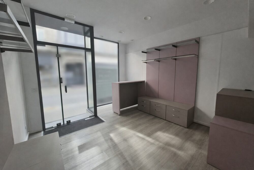   VANNES CENTRE VILLE - Local commercial de 22 m² environ 