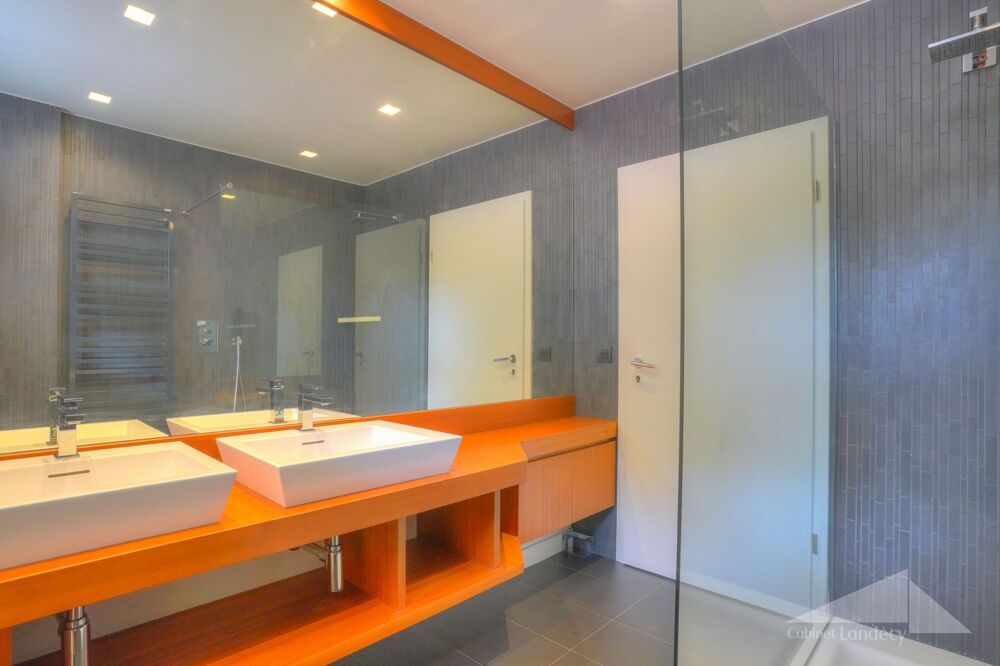 à vendre  Maison Divonne-les-Bains (01220)