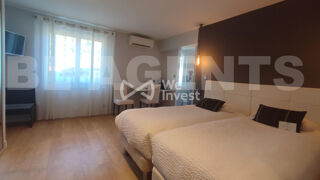  Immeuble � vendre 1300 m�