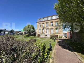  Immeuble � vendre 664 m�