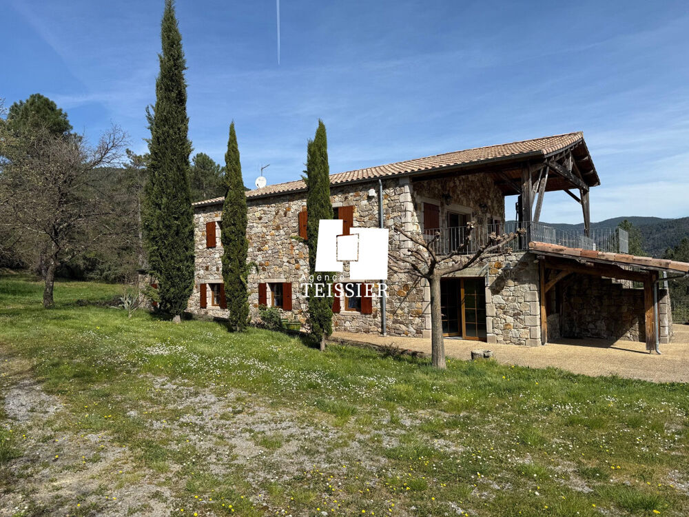 Grande maison en pierres avec terrain