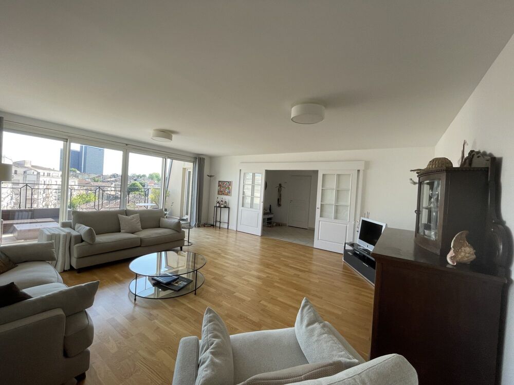 Bel appartement en dernier étage avec terrasse