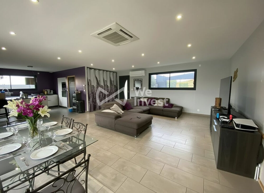 Maison 6 pièces de plain pied à Ville sous Anjou 38150
