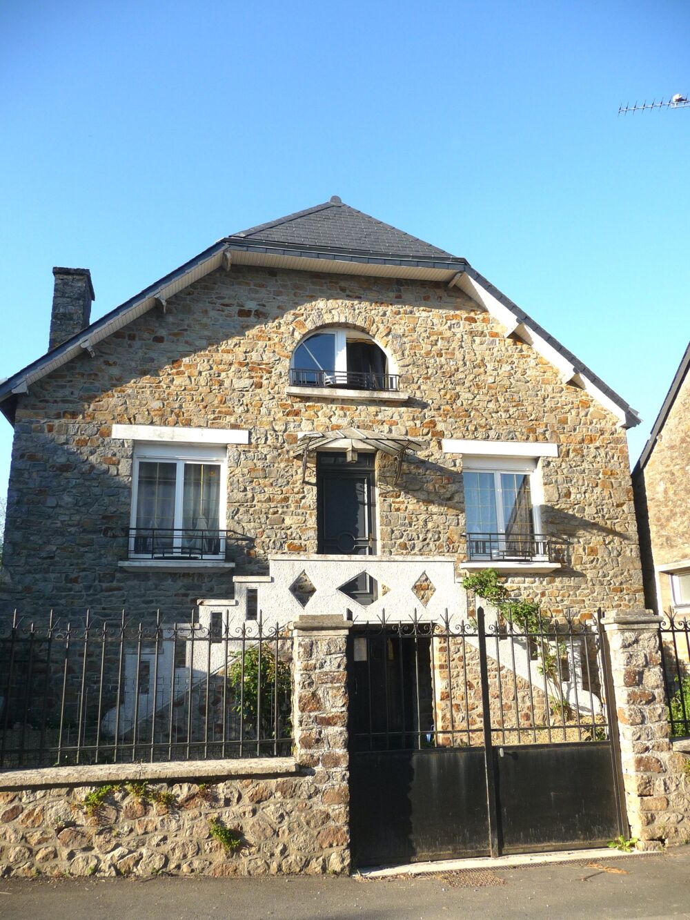 Maison 5 pièces - Terrain 1420m²  À 10 min d'Argentré du