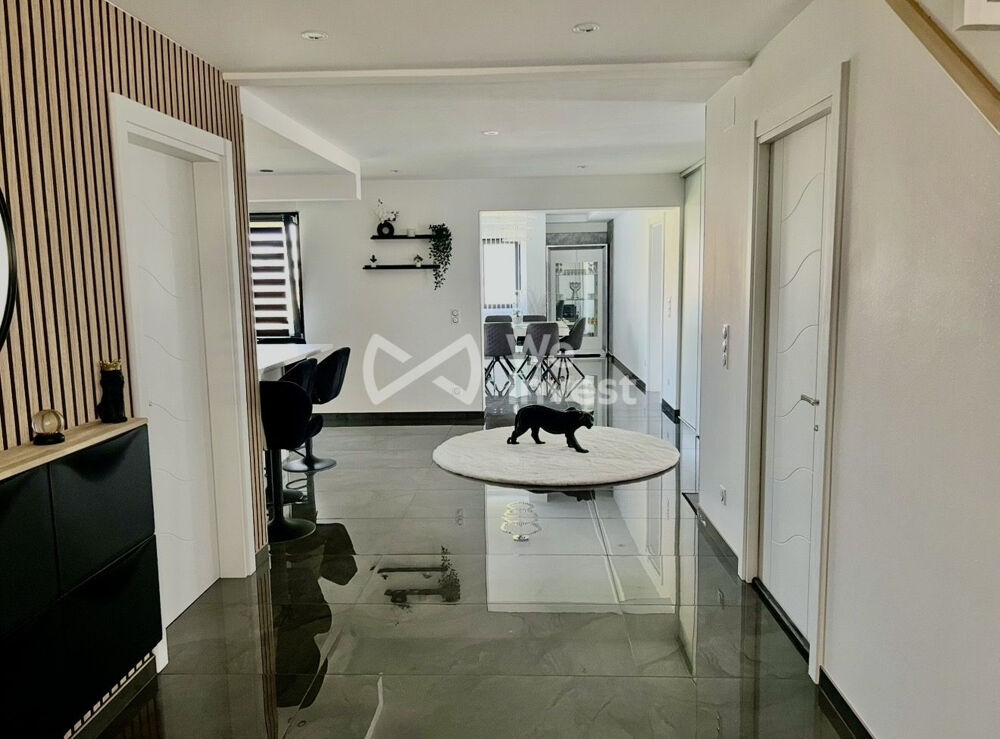 Magnifique maison entièrement rénovée de 221 m² sur un terra