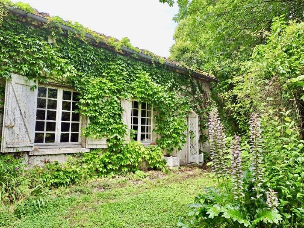 Ancienne grange à rénover en pleine campagne de Saint-Antoine-