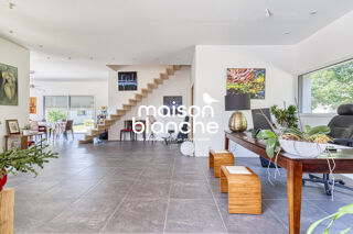  Maison � vendre 13 pi�ces 329 m�