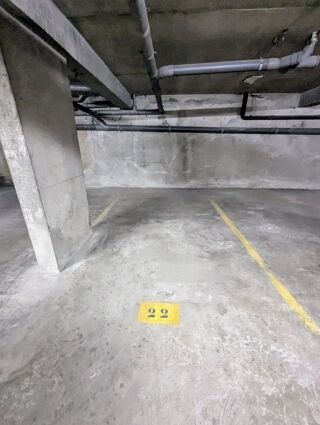  Parking / Garage à louer 12 m²