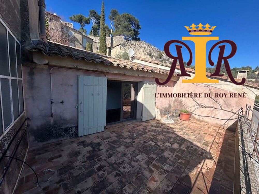 Bonnieux, maison de village avec vue, dépendances, terrasse et