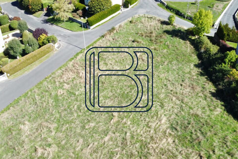   TERRAIN CONSTRUCTIBLE : EMPLACEMENT DE 1ER CHOIX 