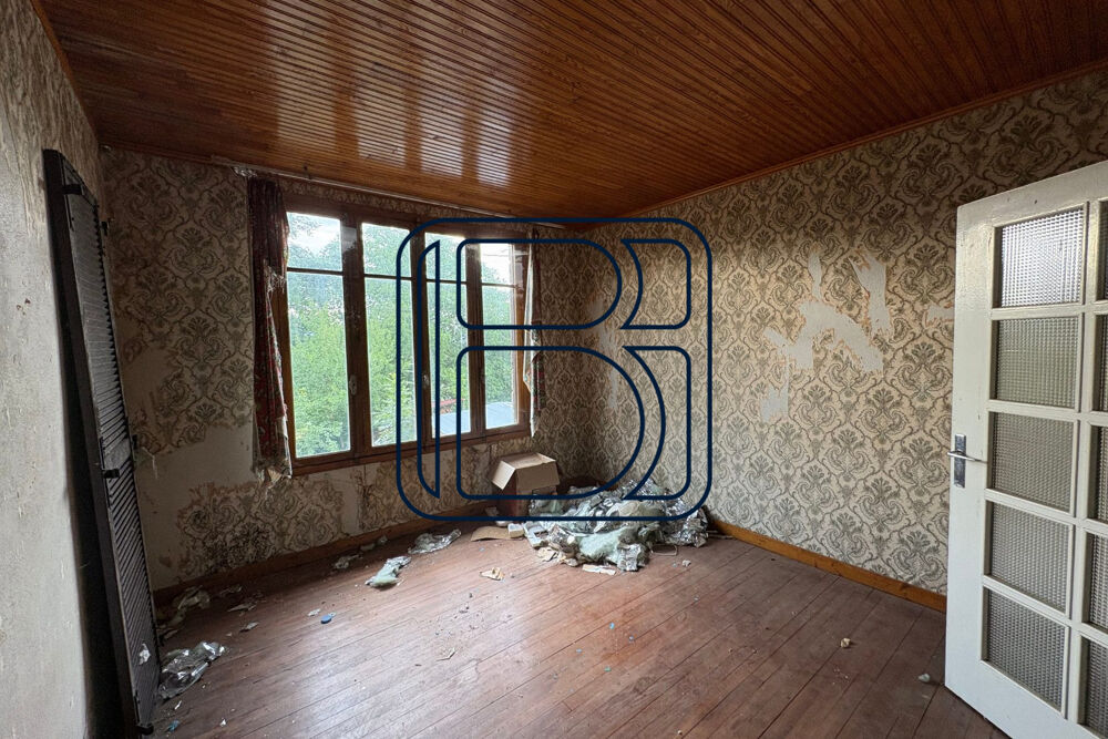 Maison à réinventer avec garage