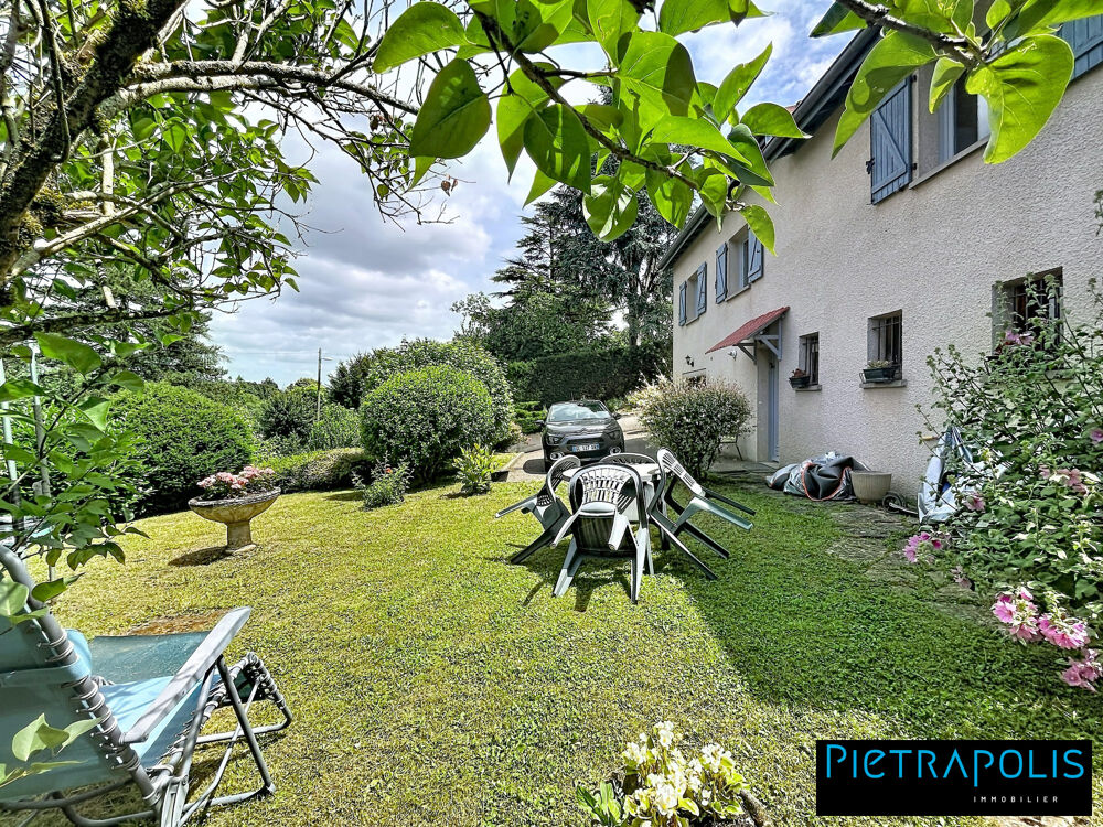 Maison Curis au Mont d'or de 165 m² , implantée sur un terrain
