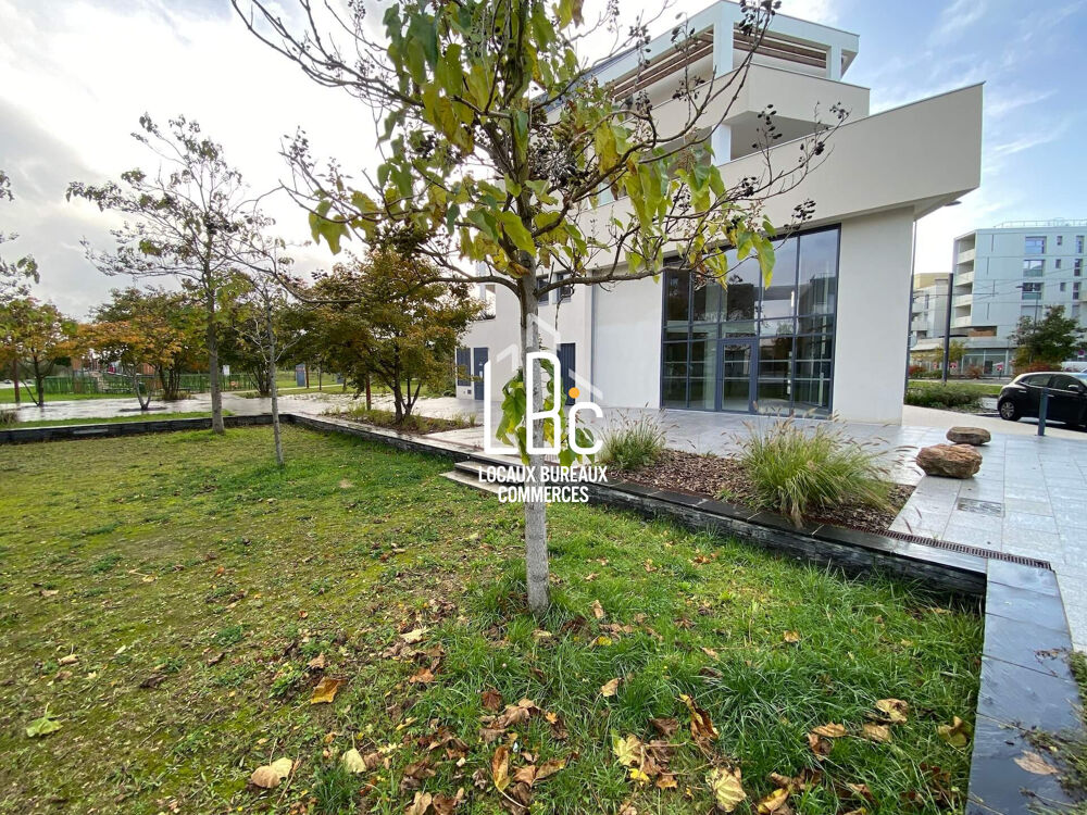   Angers Nord - Local commercial 143 m² à louer 