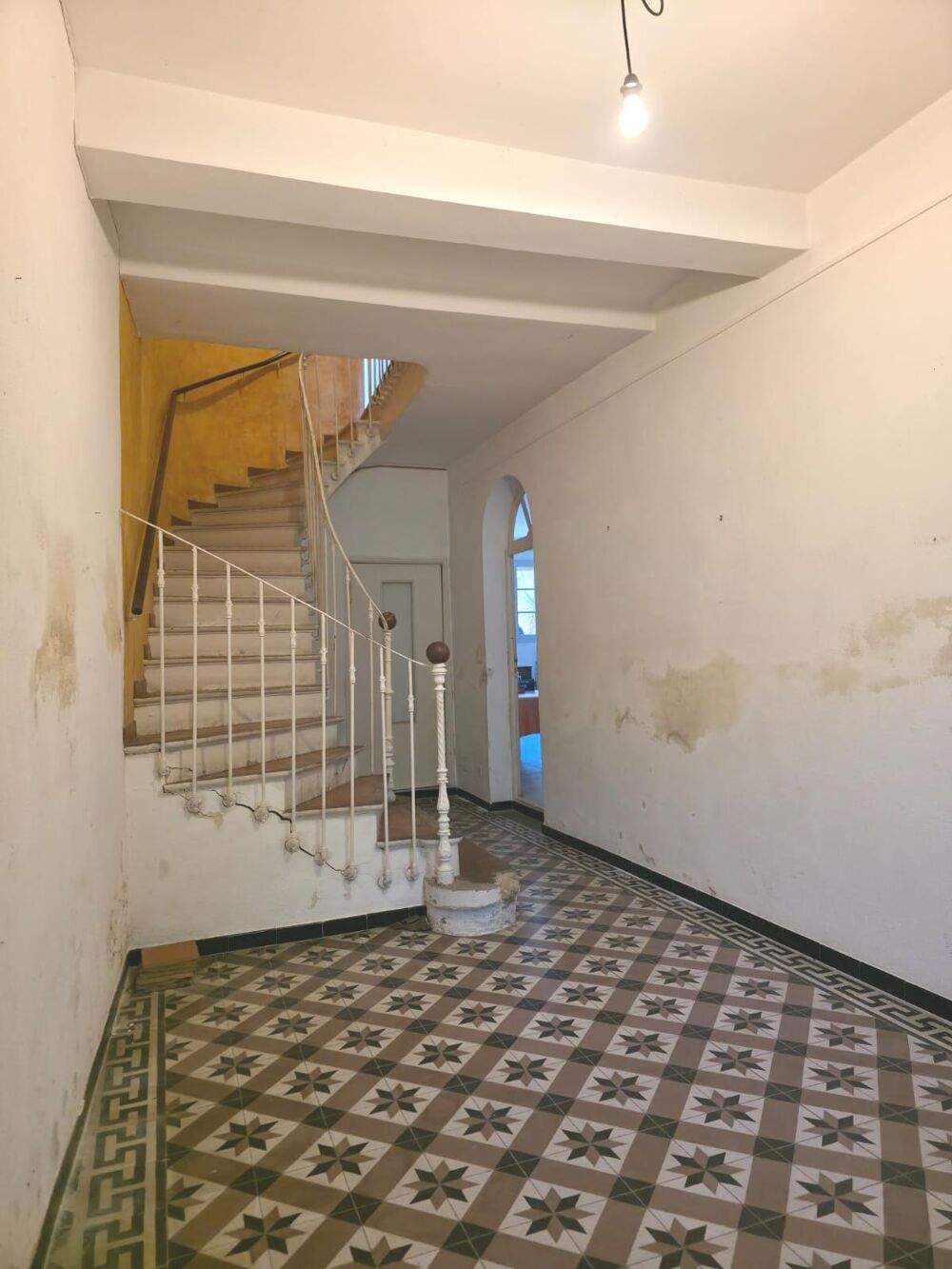 Maison vigneronne avec superbe terrain, garage