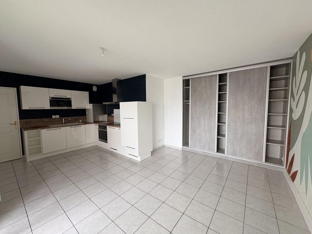 Location Appartement TRES BEAU T2 AVEC TERRASSE ET GARAGE Villeurbanne