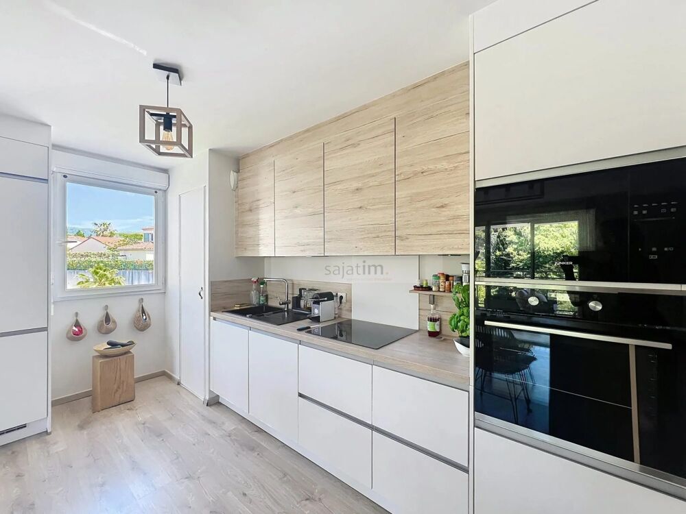 Vente Appartement superbe T3 de 75 m² avec TERRASSE de 22 m² La ciotat