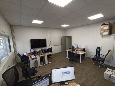   VENTE Dépôt 300m² + Bureaux 200m² 