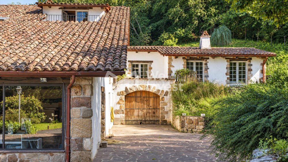 à vendre  Maison Saint-Pée-sur-Nivelle (64310)