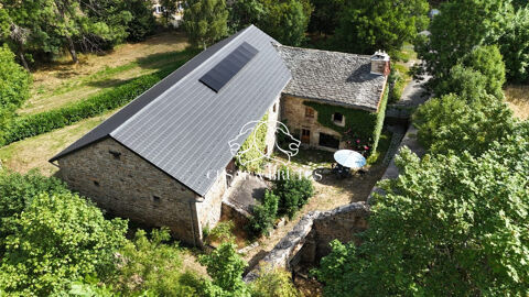   Maison de caract�re 7 pi�ces 275m2 sur 2300m2 de terrain Maison - 7 pi�ce(s) - 275 m�