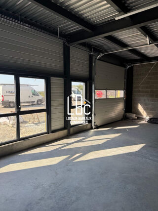   Basse Goulaine - À vendre local d'activité neuf 254 m² Basse-goulaine