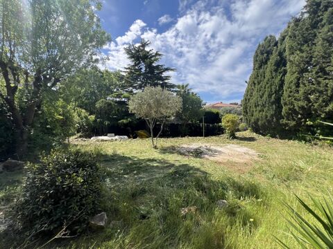   SANARY BEAUCOURS TERRAIN CONSTRUCTIBLE DE 473 m² 