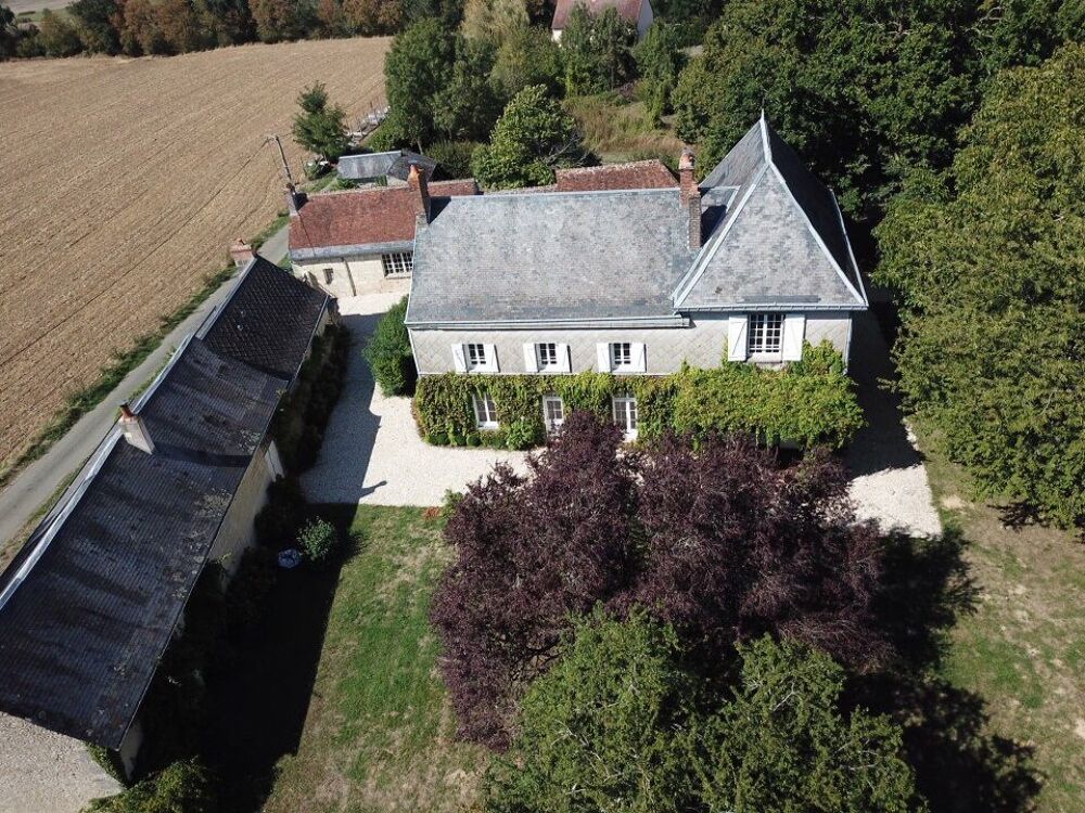 Maison 12 pièces 329 m² · à La Chartre-sur-le-Loir · 329 m² · 780 000 €