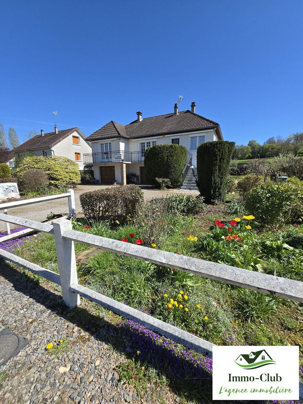 maison en bon état dans charmant village