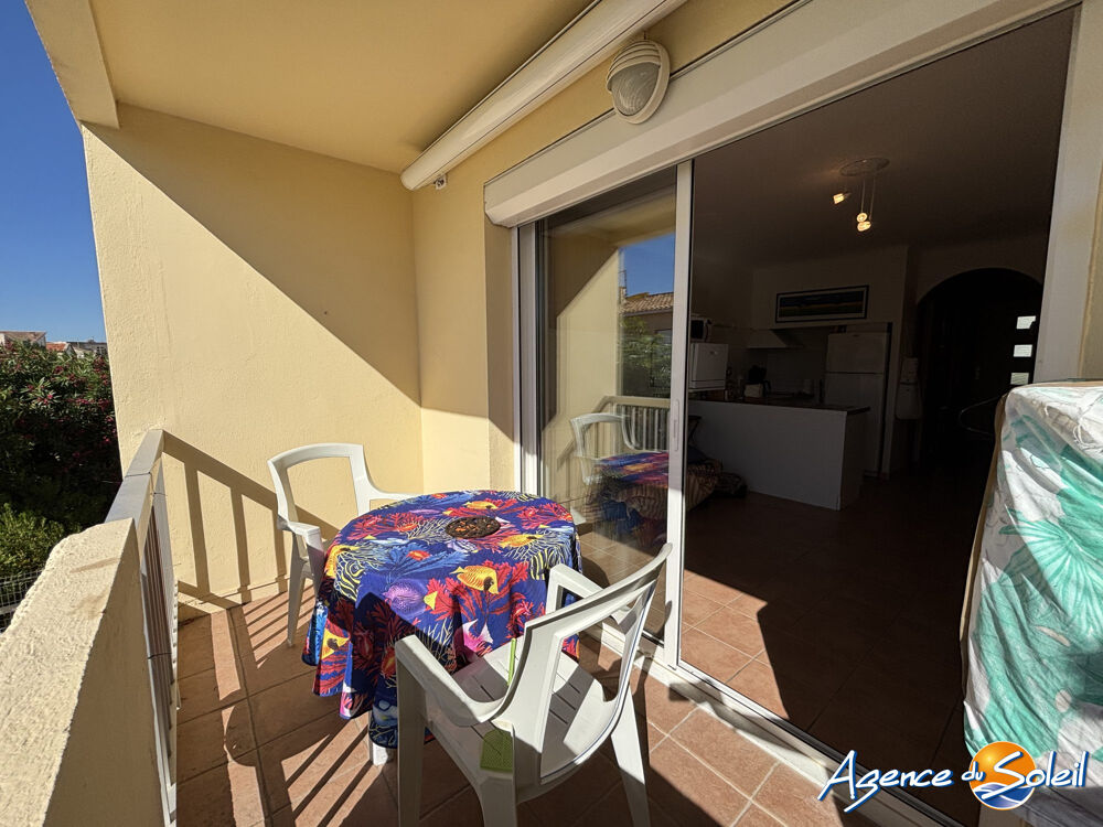 Grand studio avec terrasse et parking