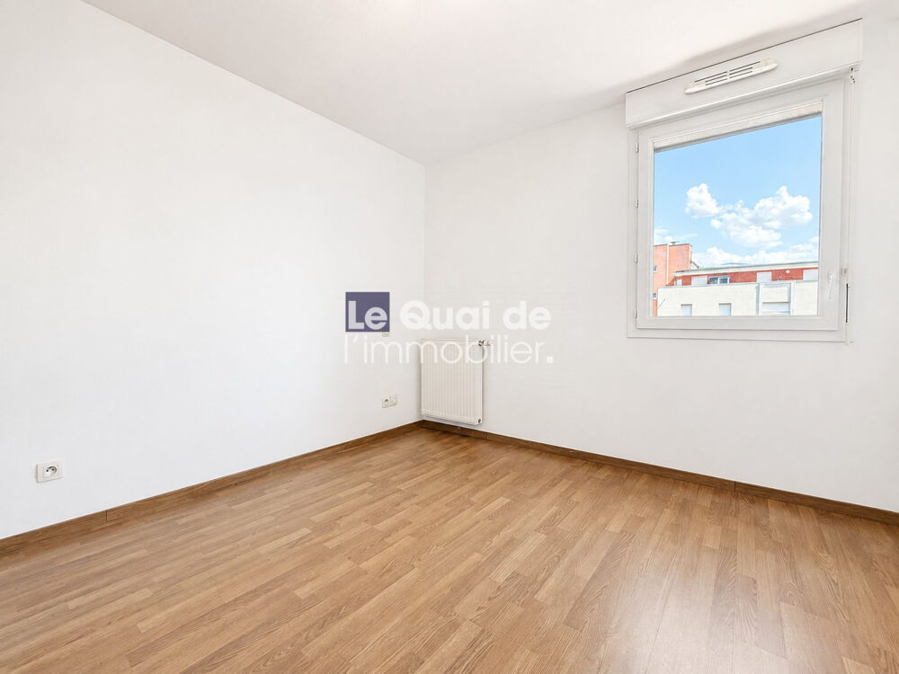 Grenoble Alliés-Alpins  T4 traversant de 75,57 m² avec balc