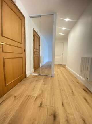  Appartement à louer 3 pièces 65 m²