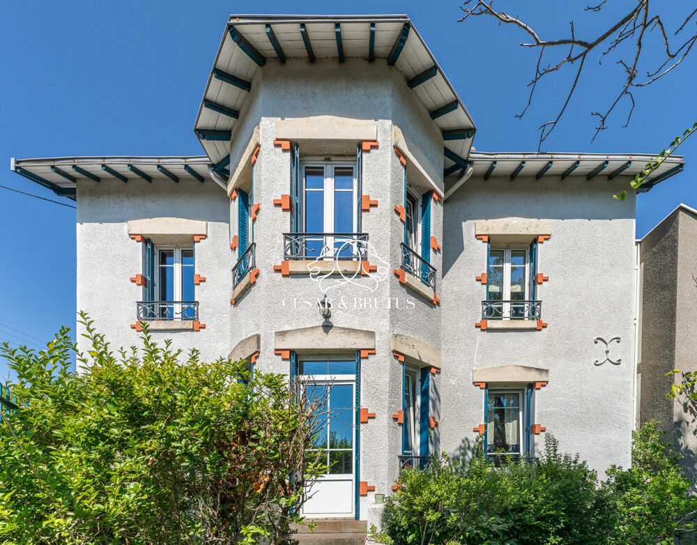 Vente Maison Maison de Caractère de 190 m² avec Jardin Arboré – Vic-le-C Vic-le-comte