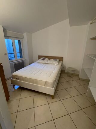  Appartement à louer 2 pièces 60 m²