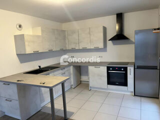  Appartement à louer 4 pièces 89 m²