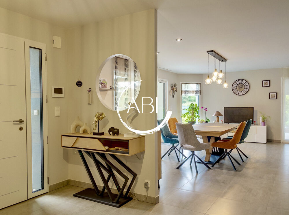 Sur 6180 m², Pavillon de 2015 - 176 m²