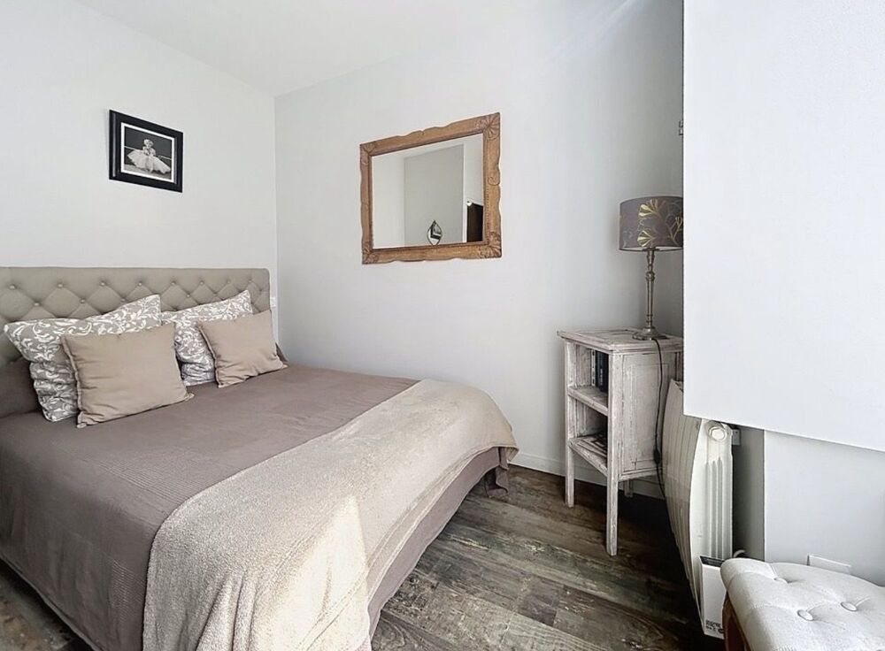 Vente Appartement Appartement T3 rénové de 40m2 avec vue sur les toits de Bordea Bordeaux