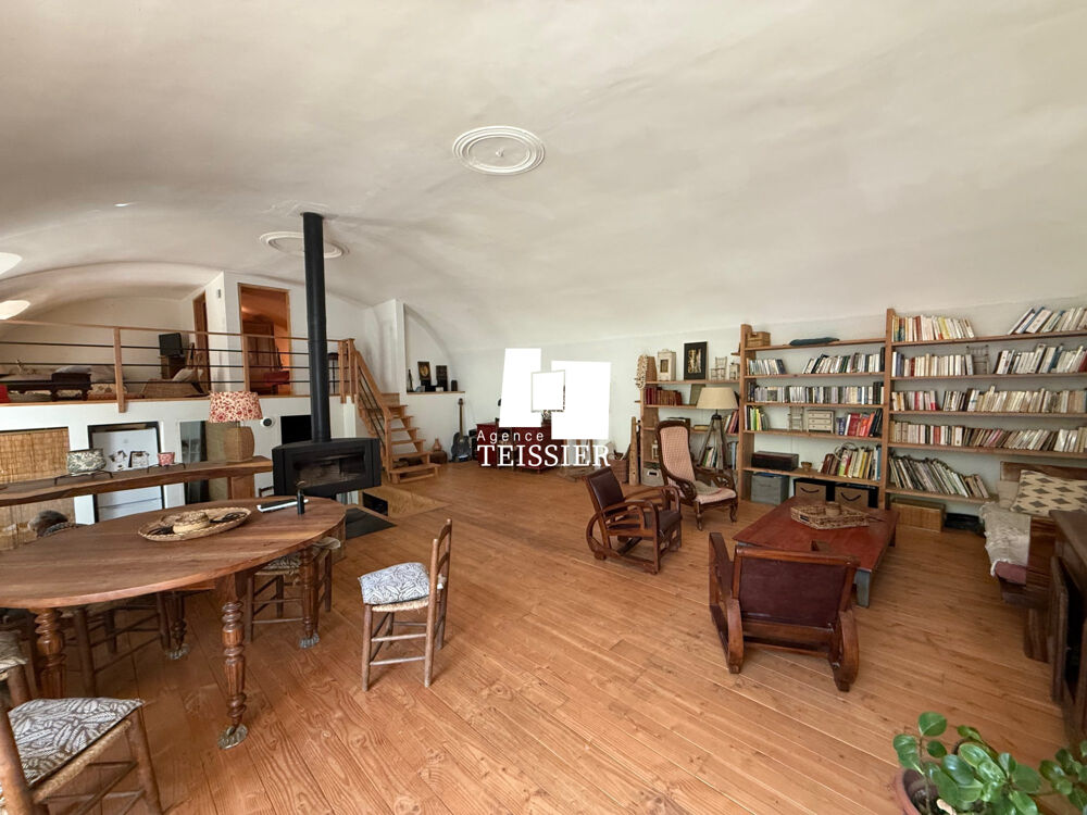 Exclusivité : Centre Les Vans loft avec jardinet