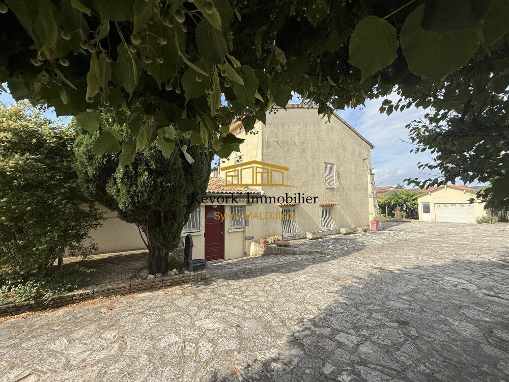 Corps de ferme restaurée composée de 2 logements avec 2 entré