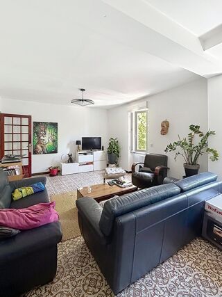  Appartement à louer 3 pièces 91 m²