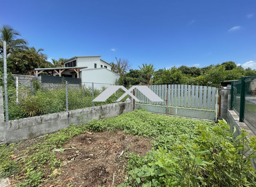 Vente Terrain Superbe Terrain constructible d'environ 1300 m² Saint-pierre