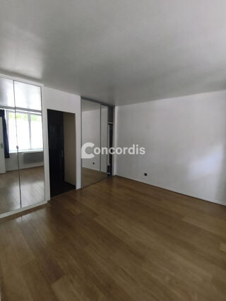  Appartement à louer 3 pièces 78 m²