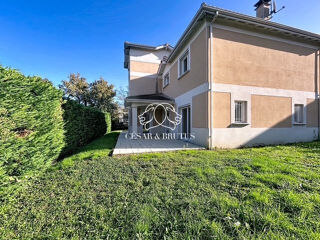  Maison  vendre 8 pices 200 m