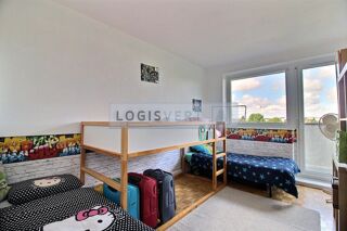  Appartement à louer 4 pièces 87 m²