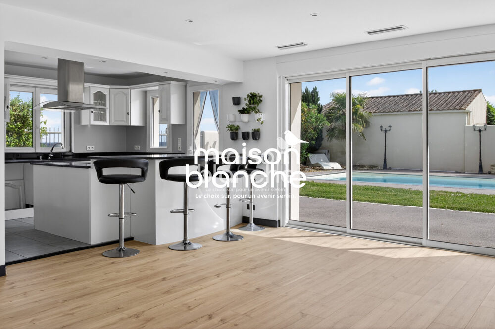 Maison 6 pièces 168 m² · à Surgères · 168 m² · 381 600 €